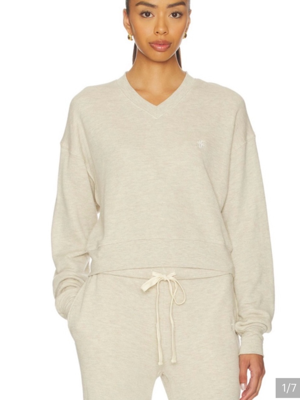Eterne cropped V-Neck sweater